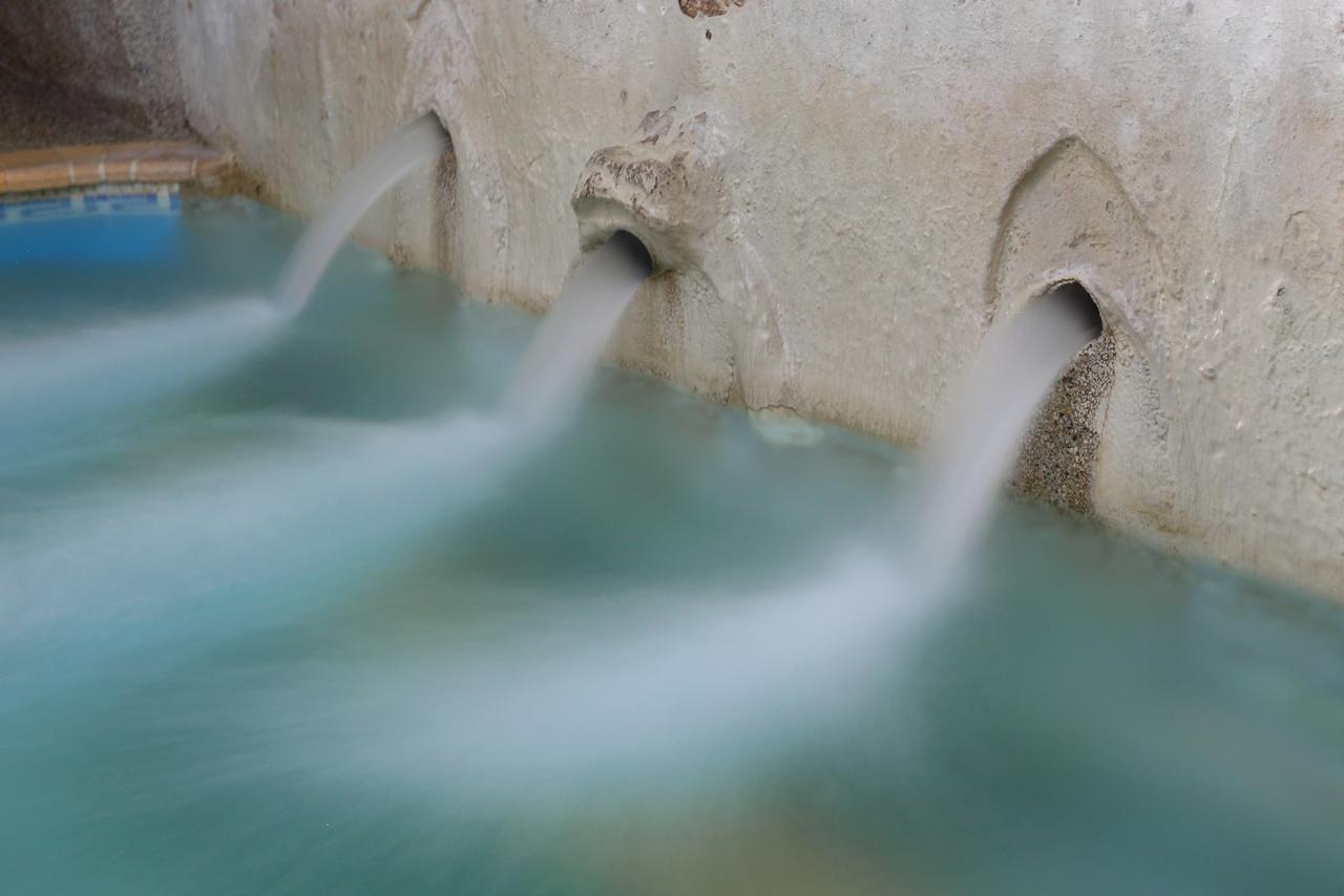 Hotel Hamam Angistron Bagian luar foto